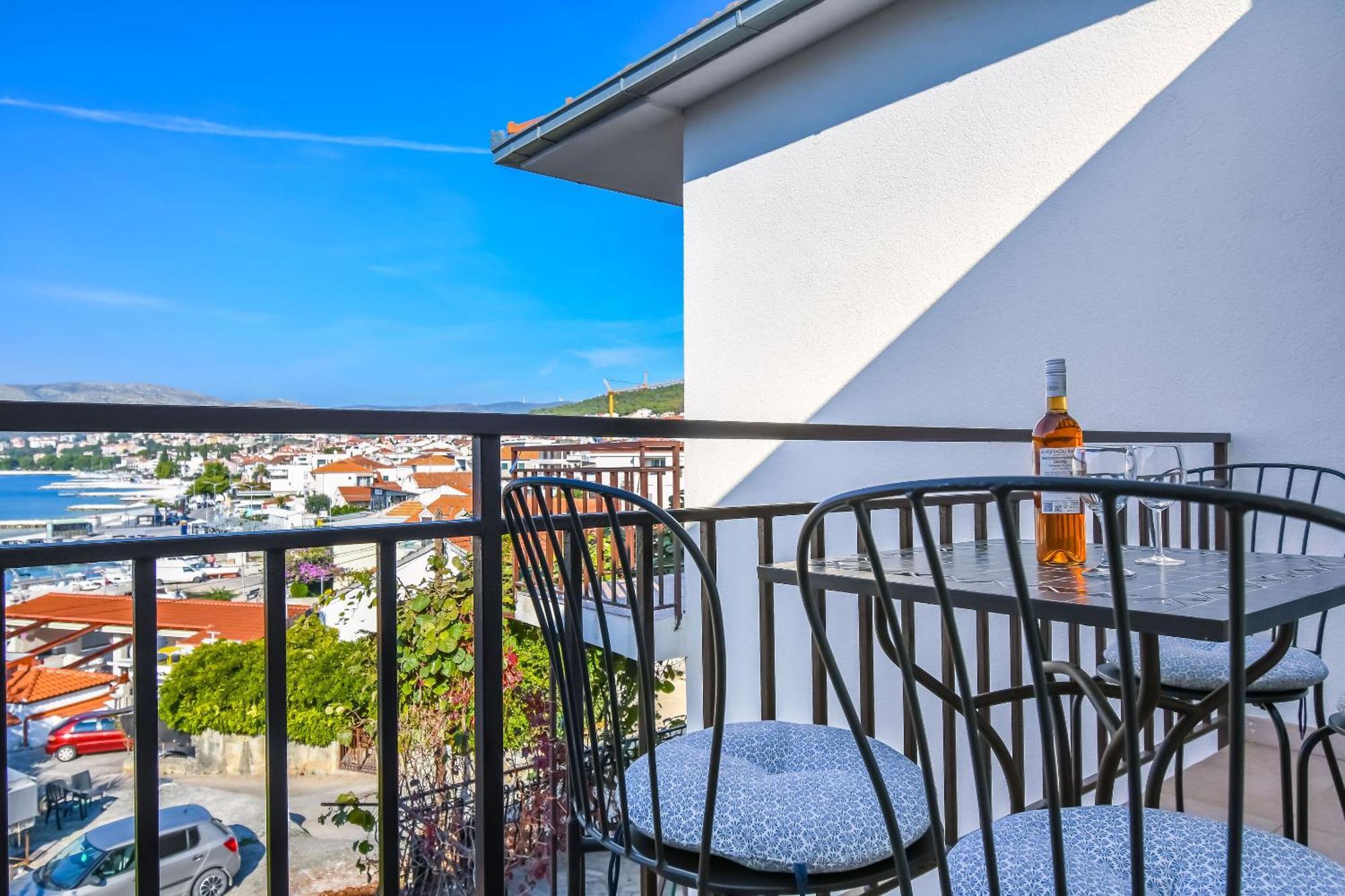 Apartment Mara * Trogir