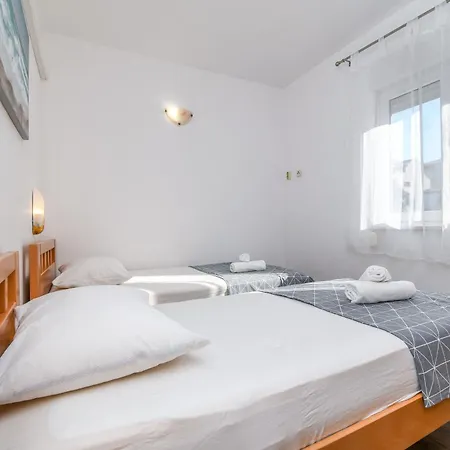 Apartment Mara Trogir Exterior photo