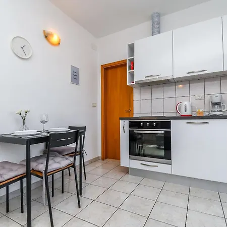 Apartment Mara Trogir Exterior photo
