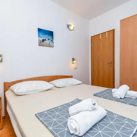Apartment Mara Trogir Exterior photo
