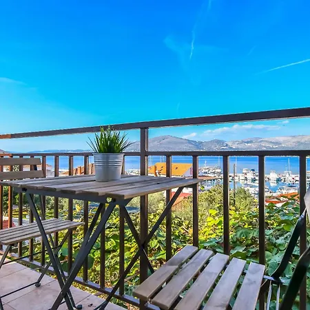 Apartment Mara Trogir Exterior photo