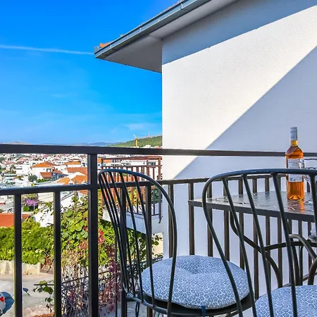 Apartment Mara Trogir Exterior photo