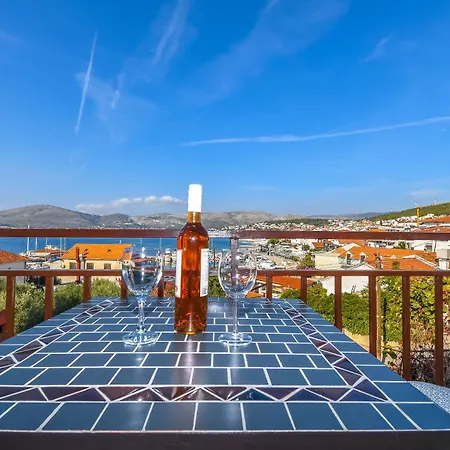Apartment Mara Trogir Exterior photo