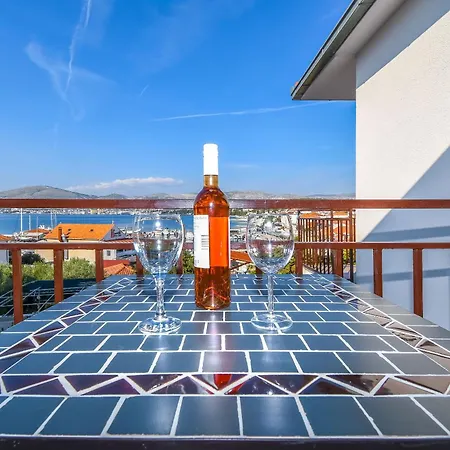 Apartment Mara Trogir Exterior photo