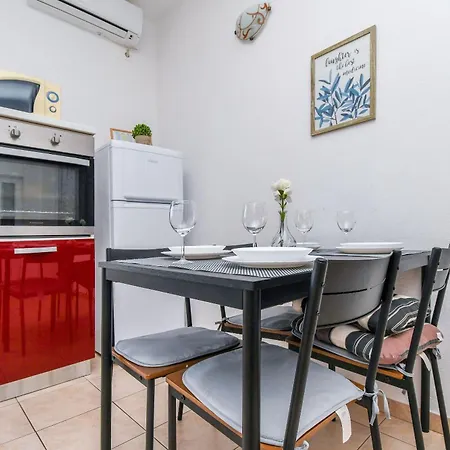Apartment Mara Trogir Exterior photo