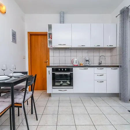 Apartment Mara Trogir Exterior photo