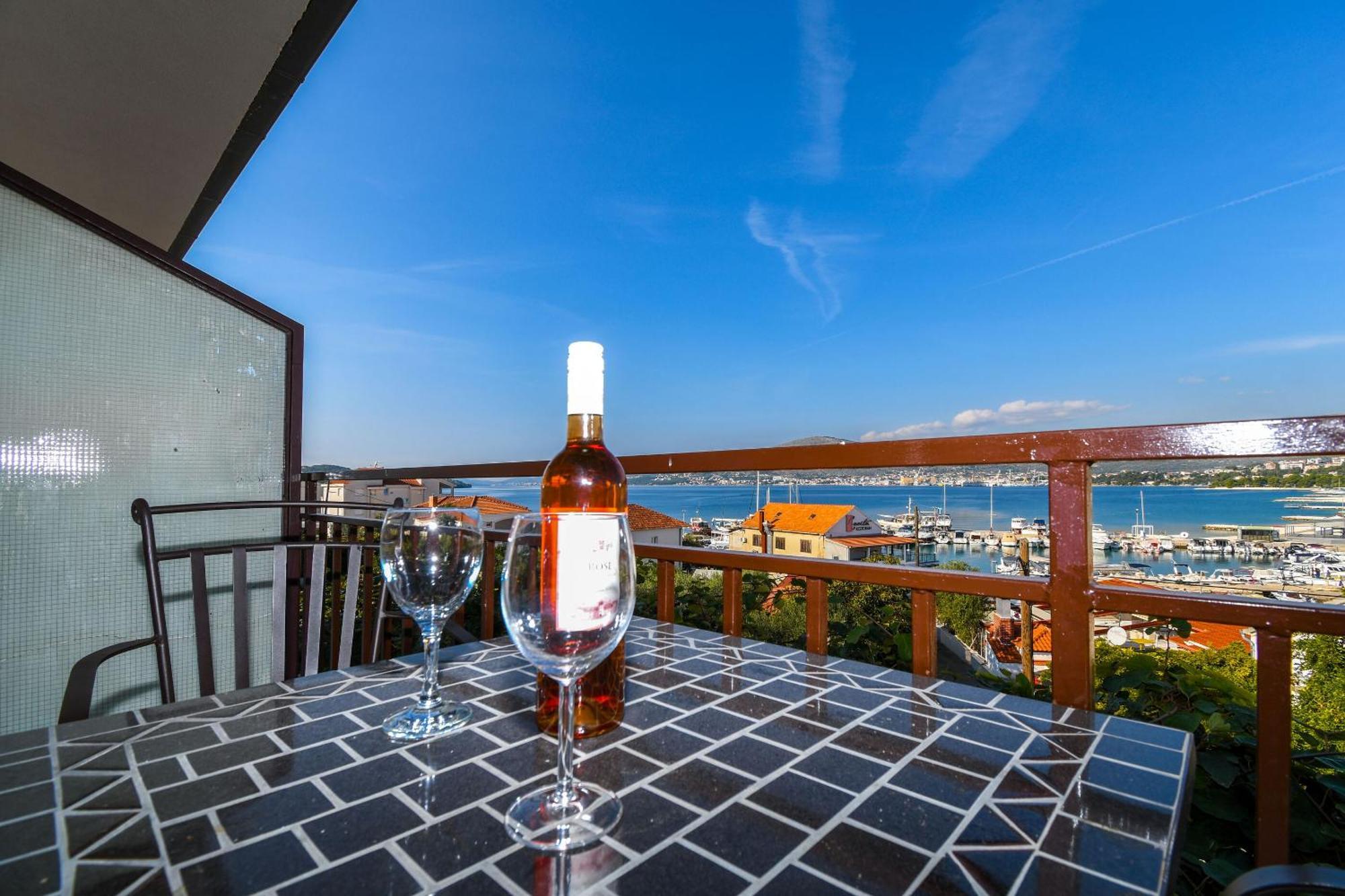 Apartment Apartment Mara Trogir